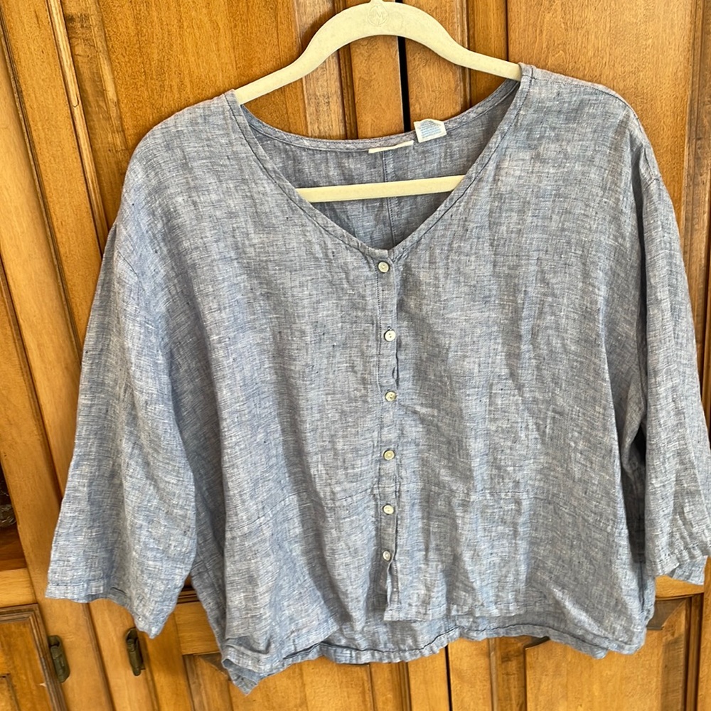 Sigrid Olsen 100% Linen blouse, size XL with 3/4 sleeve in blue. Great condition